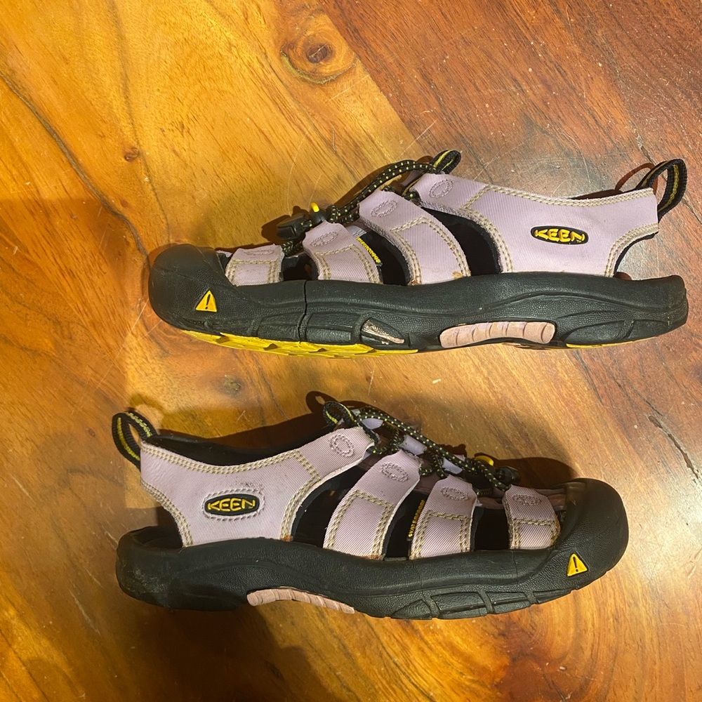 Keen Newport H2 water hiking‎  Sandals women’s size 4